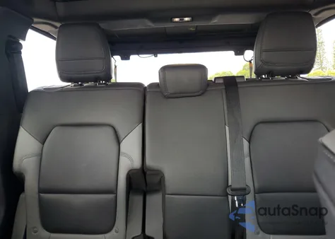 2022 Ford Bronco Base z USA, uszkodzony, nr VIN 1FMDE5BH6NLB77964